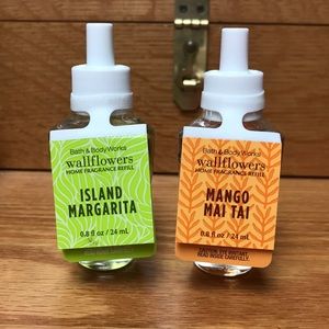 NWT Bath & Body Works Wallflowers refills Set of 2